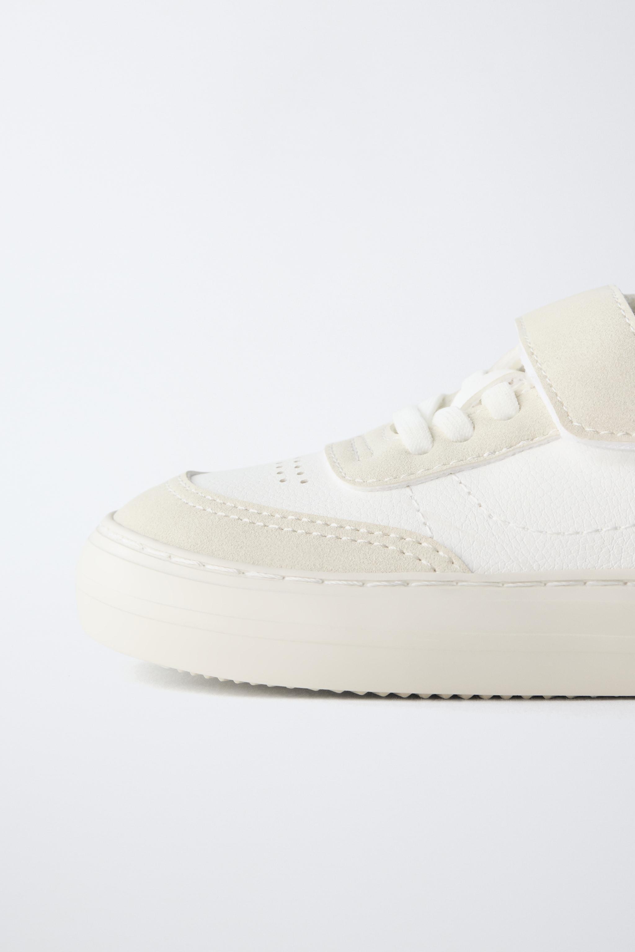 CONTRAST BAREFOOT SNEAKERS